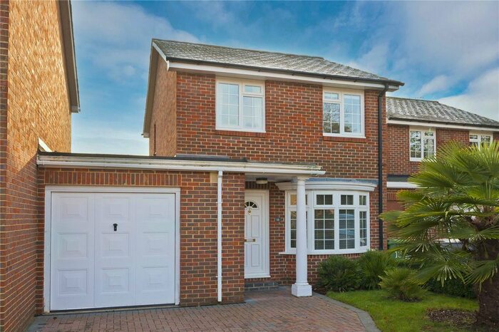 3 Bedroom Detached House To Rent In Churchill Drive, Weybridge, Surrey KT13