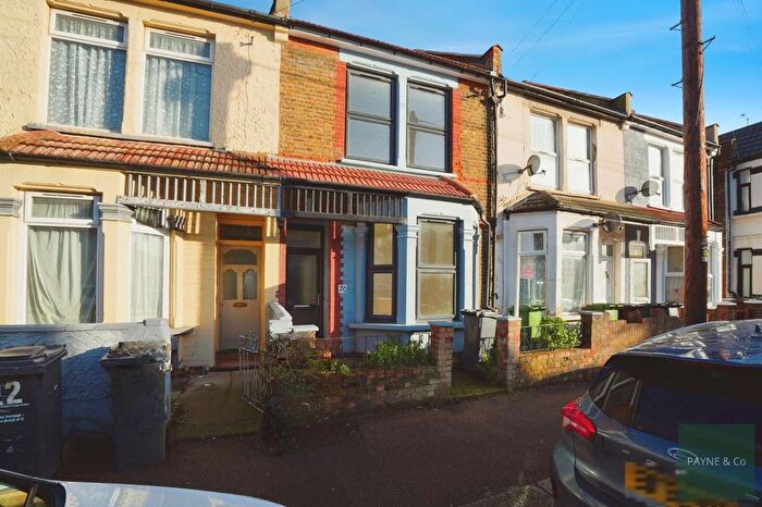 5 Bedroom Terraced House For Sale In Faircross Avenue, Barking, IG11