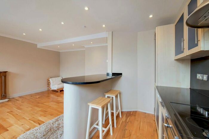 2 Bedroom Flat To Rent In Queens Gate Terrace, South Kensington, London, SW7