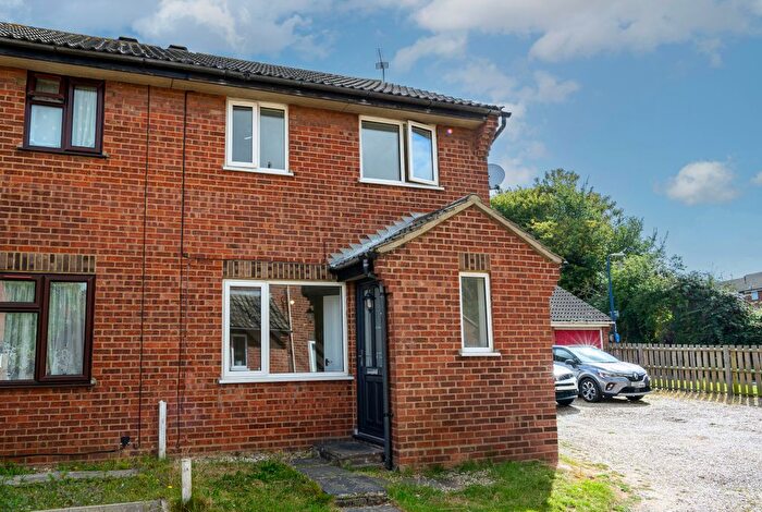 4 Bedroom Semi-detached House For Sale In Nayland Road, Felixstowe, IP11