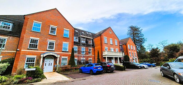 2 Bedroom Apartment To Rent In Newitt Place, Bassett, SO16
