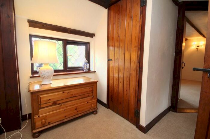 2 Bedroom Semi-Detached House For Sale In Lower Green, Leigh, Tonbridge, TN11