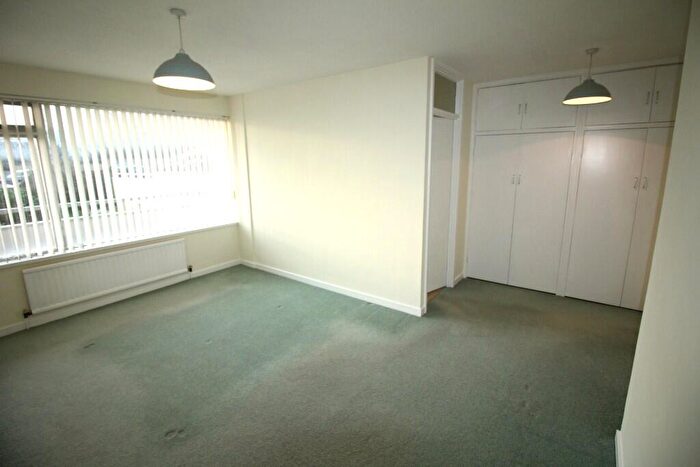3 Bedroom Flat To Rent In St. Johns Road, Eastbourne, East Sussex, BN20