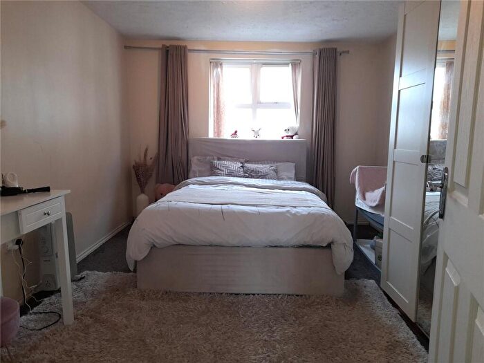 1 Bedroom Flat To Rent In Pickfords Gardens, Slough, Berkshire, SL1