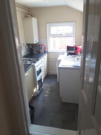 2 Bedroom End Of Terrace House To Rent In Kings Road, Wheatley, DN1