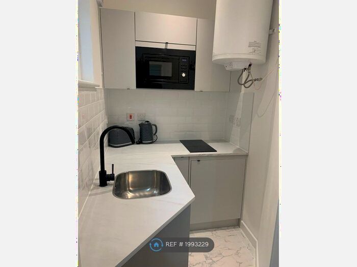 Studio To Rent In Kingscourt Road, London, SW16