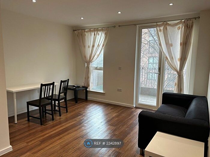 1 Bedroom Flat To Rent In Rosenburg Road, London, W3