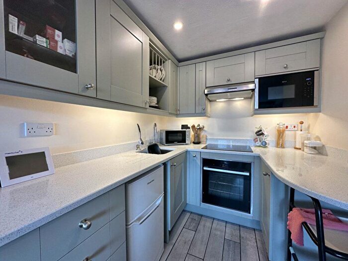 1 Bedroom Flat For Sale In Crofton Court, Yeovil, Somerset, BA21