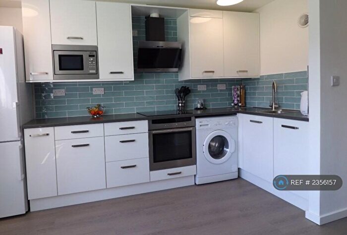 1 Bedroom Flat To Rent In Burfield Court, Luton, LU2