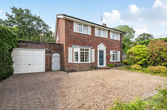 4 Bedroom Detached House For Sale In Robin Way, Wormley, Surrey, GU8