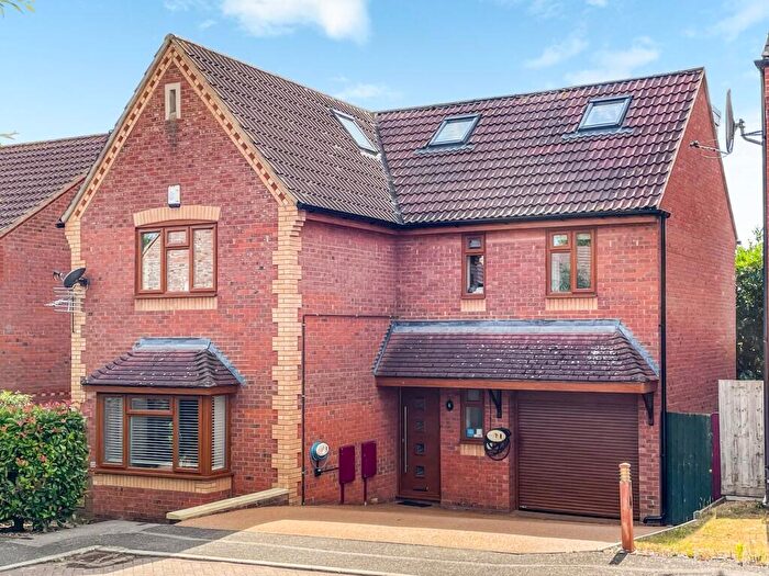 5 Bedroom Detached House For Sale In Penmon Close, Monkston, Milton Keynes, MK10
