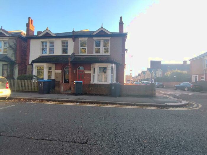 2 Bedroom Maisonette To Rent In Surbiton, Surrey, KT1