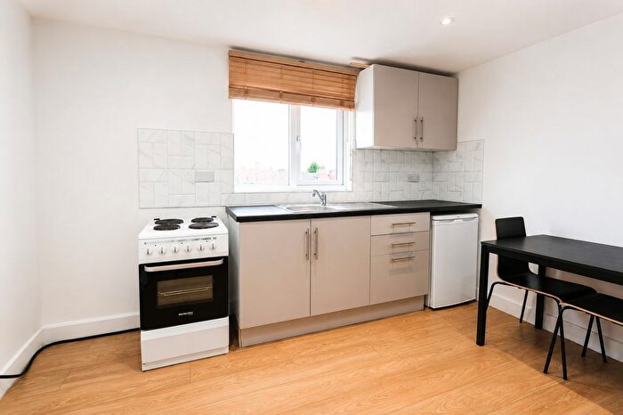 1 Bedroom Flat To Rent In Windmill Road, London, N18