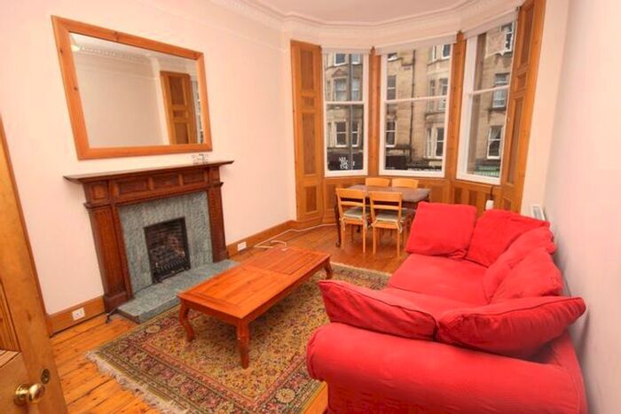 2 Bedroom Flat To Rent In Bruntsfield Terrace, Edinburgh, EH10