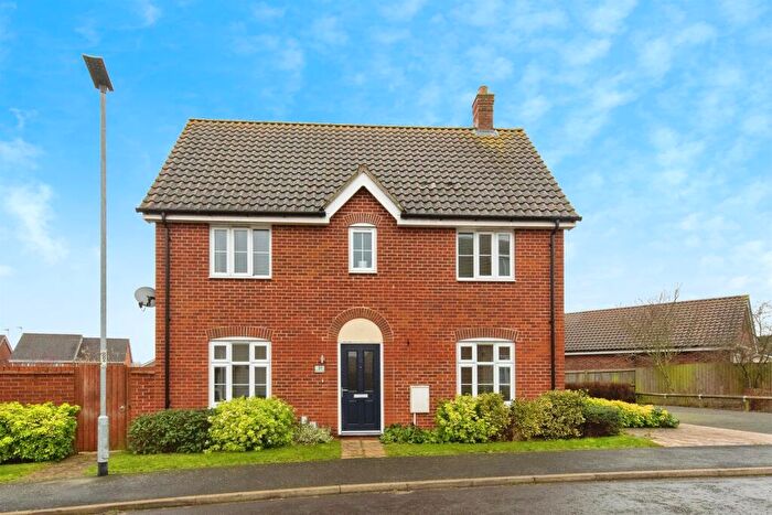 3 Bedroom End Of Terrace House For Sale In Binyon Close, Stowmarket, IP14