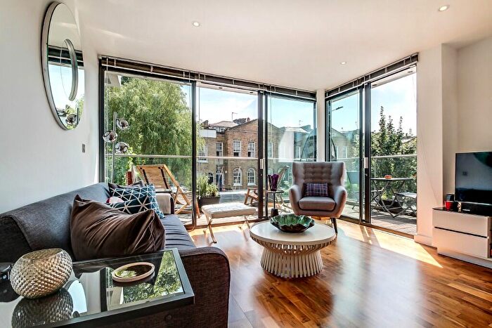 2 Bedroom Flat For Sale In Acer Road, London, E8