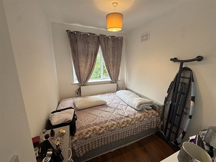 3 Bedroom End Terrace House For Sale In Avondale Crescent, Ponders End, EN3