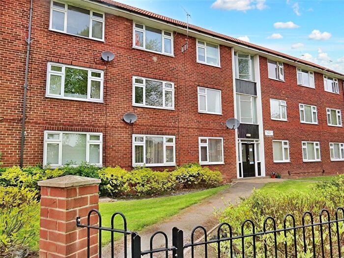 1 Bedroom Flat To Rent In Fieldhouse Drive, Leeds, LS17