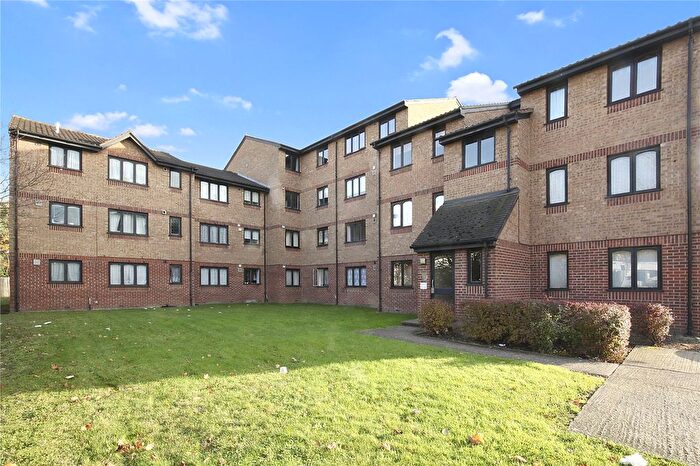 1 Bedroom Flat To Rent In Bridge Meadows, New Cross, London, SE14