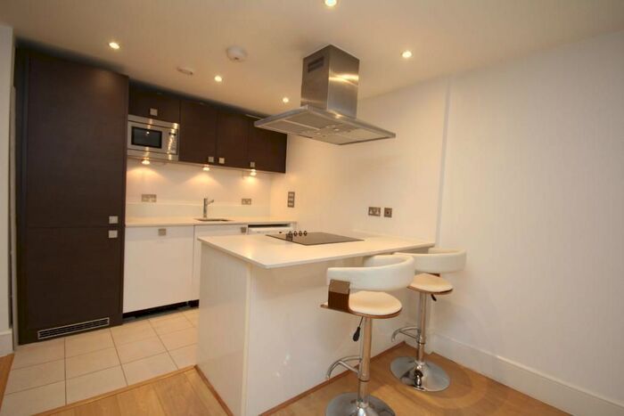 1 Bedroom Flat To Rent In Shepherdess Walk, Islington, London, N1