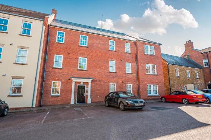 2 Bedroom Apartment For Sale In Peoples Place, Banbury, OX16