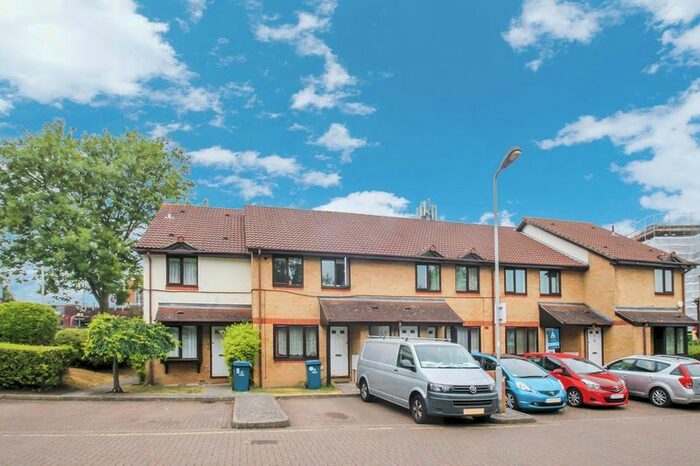 1 Bedroom Maisonette To Rent In Ullswater Court, Oakington Avenue, Harrow, HA2