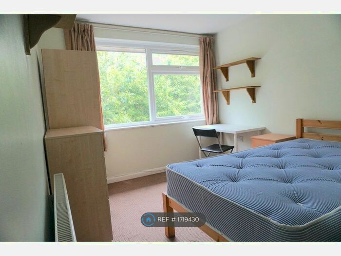 5 Bedroom Semi-Detached House To Rent In Kemsing Gardens, Canterbury, CT2