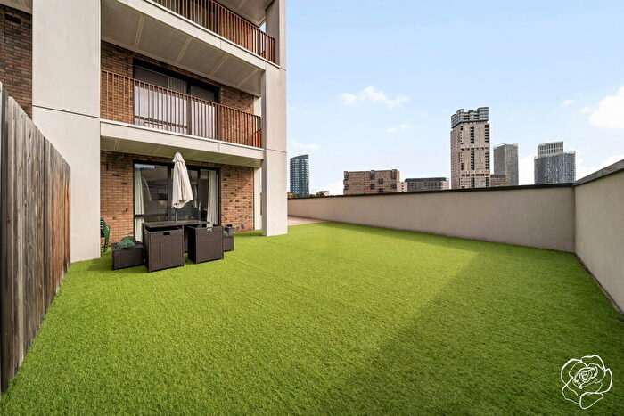 3 Bedroom Apartment For Sale In Hawthorn House, Forrester Way, Stratford, E15