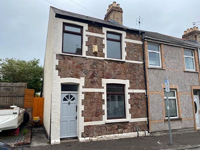 3 Bedroom Property To Rent In Robert Street, Cathays, Cardiff, CF24