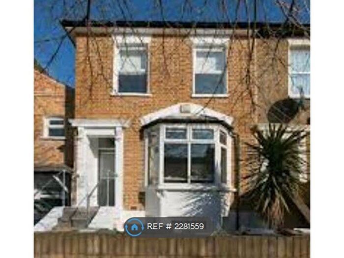 3 Bedroom Flat To Rent In Grange Park Road, Leyton, E10
