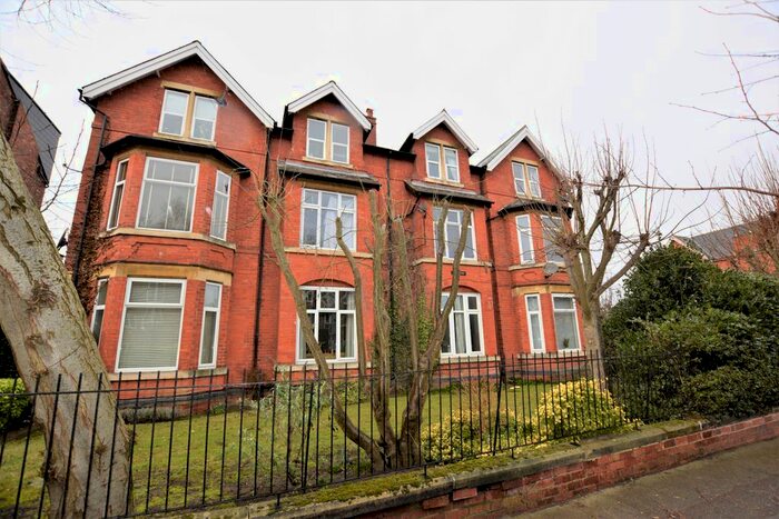 3 Bedroom Flat To Rent In Musters Road, West Bridgford, Nottingham, NG2