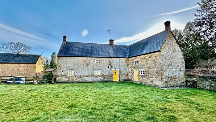 4 Bedroom Detached House To Rent In Main Street, Thenford, OX17