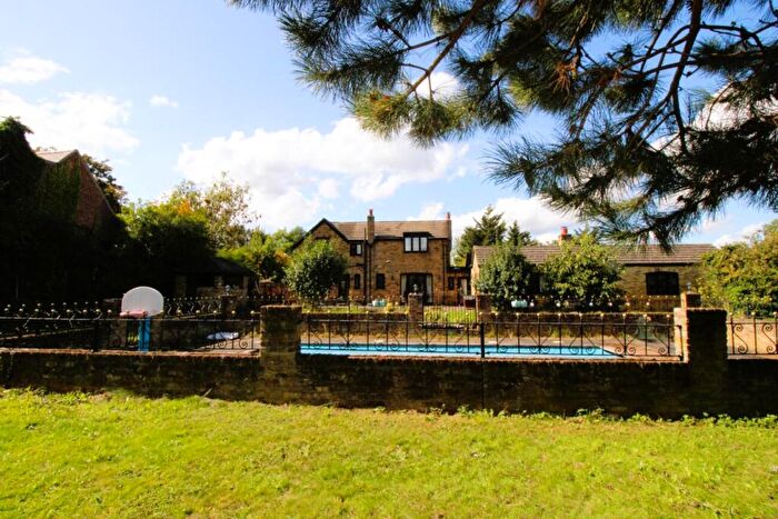 4 Bedroom Detached House For Sale In The Chase, Upminster, Essex, RM14