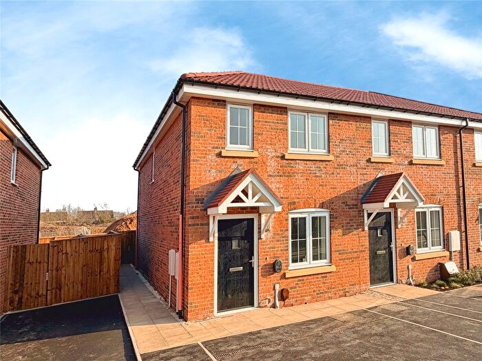 2 Bedroom End Terrace House For Sale In Hurdle Crescent, Doncaster, South Yorkshire, DN4