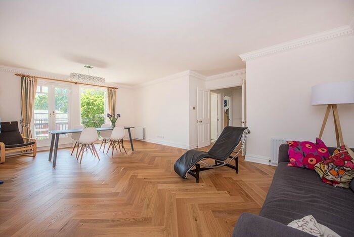 3 Bedroom Flat To Rent In Clevedon Road, Twickenham, TW1