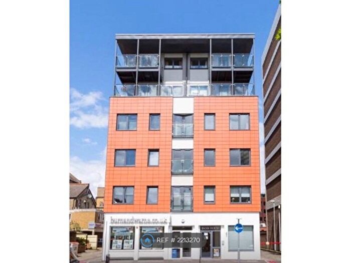 2 Bedroom Flat To Rent In Bank House, Sutton, SM1