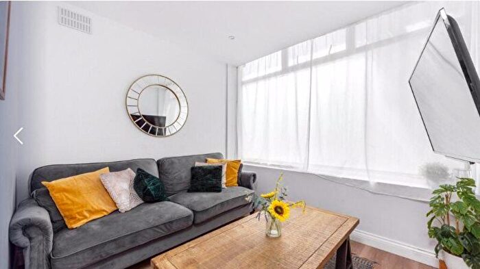 3 Bedroom Terraced House For Sale In Kirkton Road, London, N15