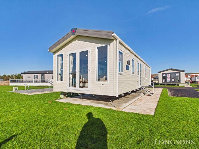 2 Bedroom Park Home For Sale In Alberta Holiday Park, CT5