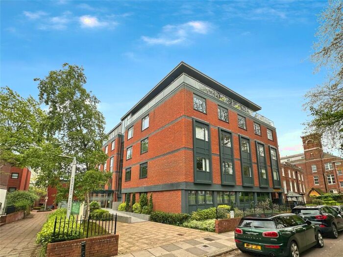 1 Bedroom Flat To Rent In Southernhay East, Exeter, Devon, EX1