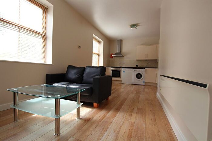 2 Bedroom Flat To Rent In Andover Street, Leicester, LE2