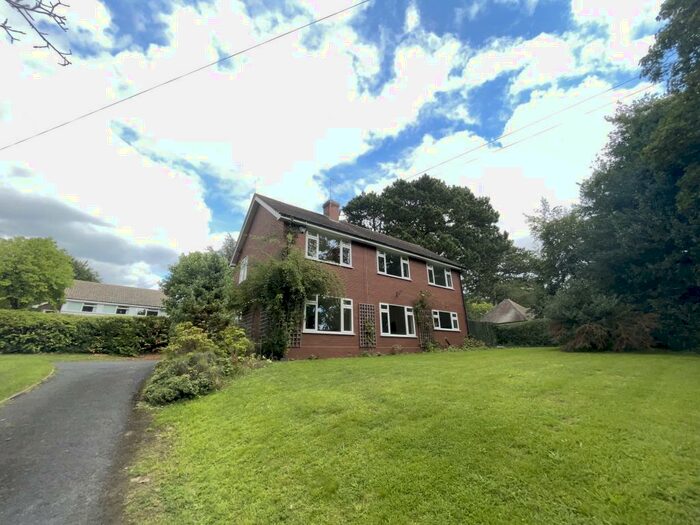 4 Bedroom House To Rent In Sandy Lane, Brewood, ST19