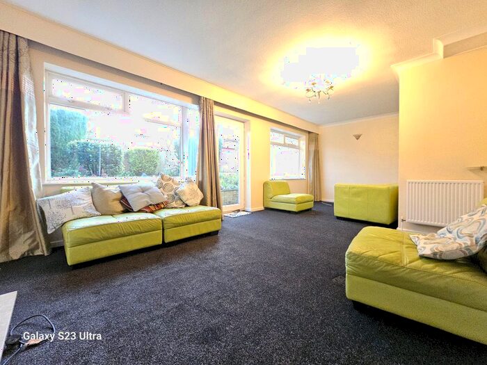 3 Bedroom Semi-Detached House To Rent In Birley Moor Road, Sheffield, S12