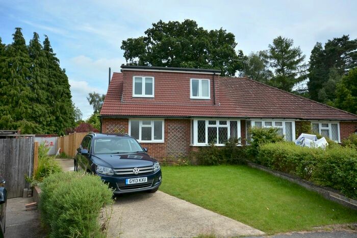 3 Bedroom Property To Rent In Hargate Close, Tunbridge Wells, TN2