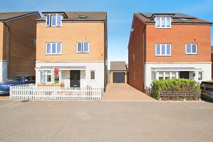 5 Bedroom Detached House For Sale In Firecrest, Hampton Vale, Peterborough, PE7