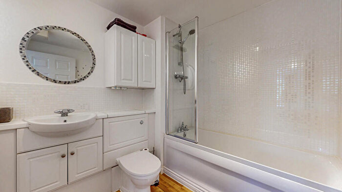 1 Bedroom Flat For Sale In Kelvindale Court, Kelvindale, G12