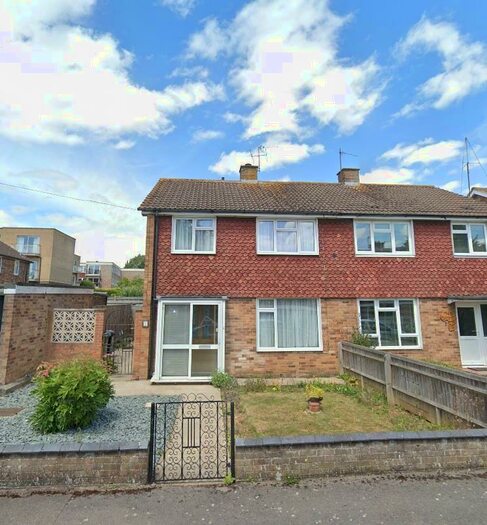 3 Bedroom Semi-Detached House To Rent In Pennywell Drive, Summertown, OX2