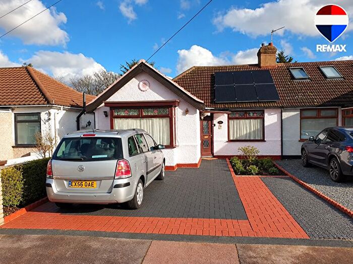 4 Bedroom Bungalow To Rent In Mayswood Gardens, Dagenham, RM10