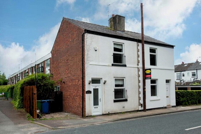 2 Bedroom Semi-Detached House To Rent In Park Lane, Whitefield, M45