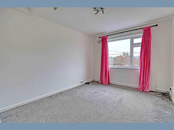 2 Bedroom Apartment To Rent In Oak Tree Road, Marlow, SL7