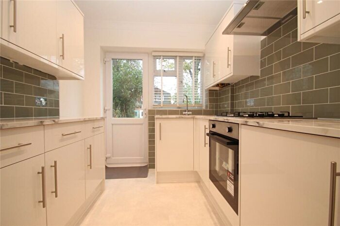 2 Bedroom Maisonette To Rent In Chalforde Gardens, Romford, Essex, RM2